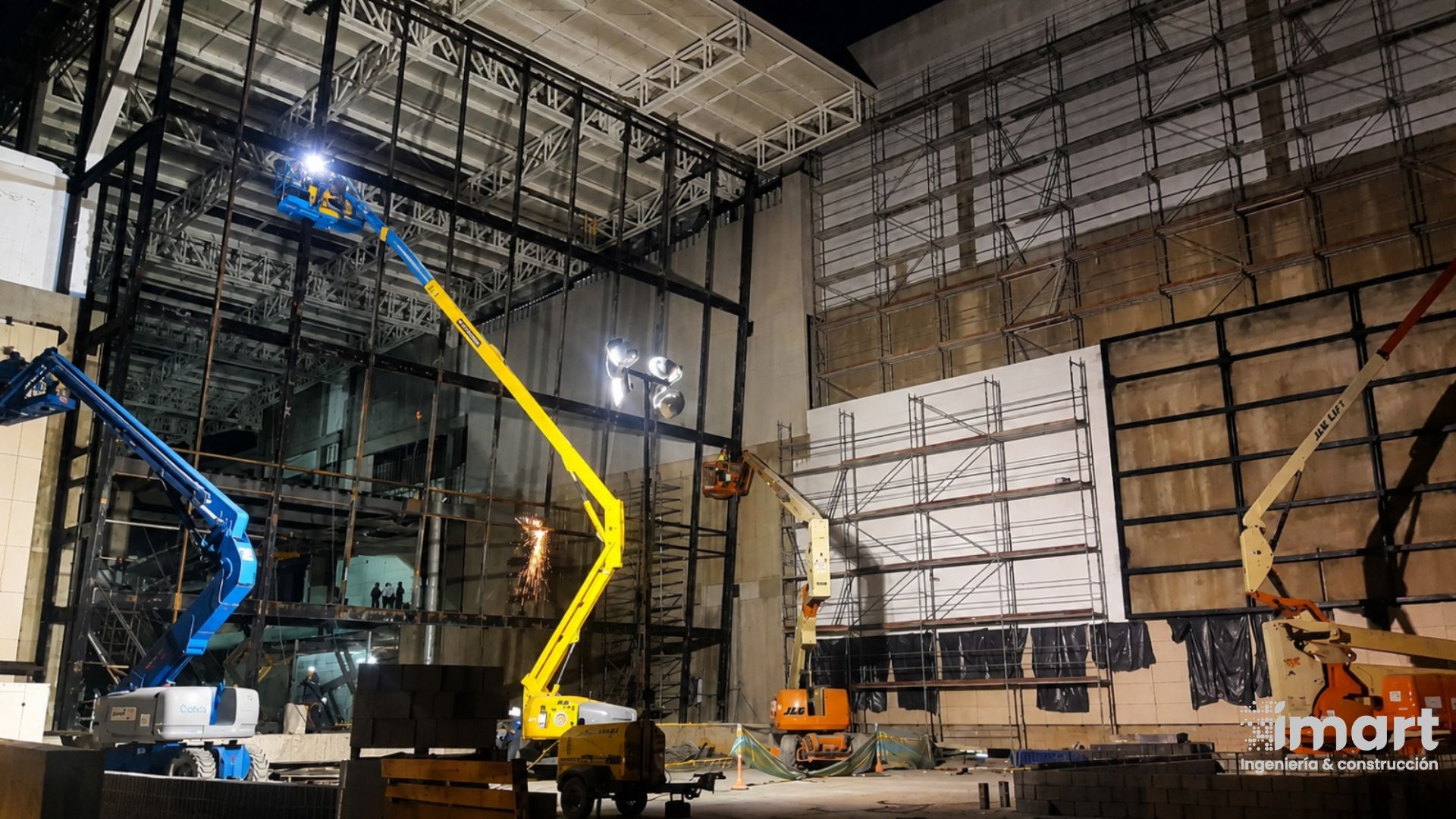 C.C. Multiplaza La Felicidad — Montaje Estructural