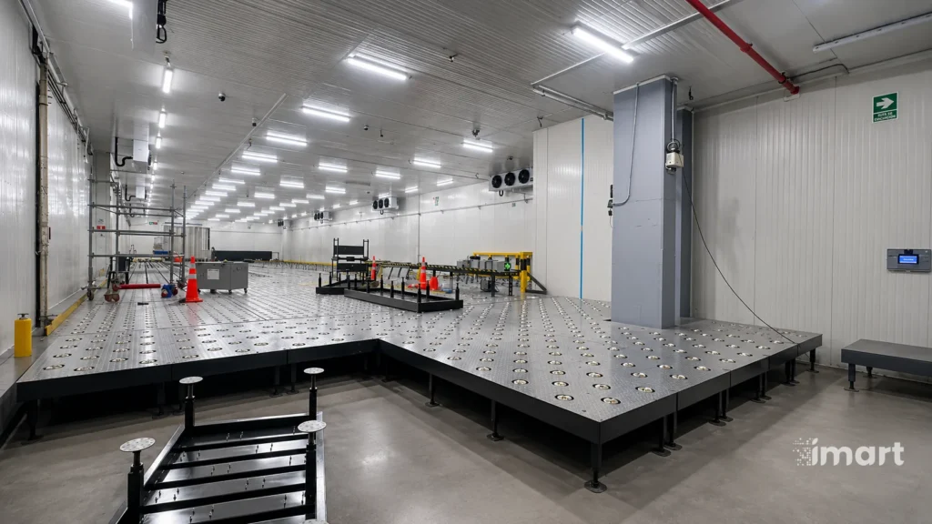 Vista general de la plataforma modular tipo CASTER en la bodega de carga.